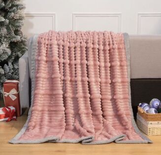 KOCE GRUBY. 300gram    200x220cm        Cena netto 38 zł.  Mix kolor - 5