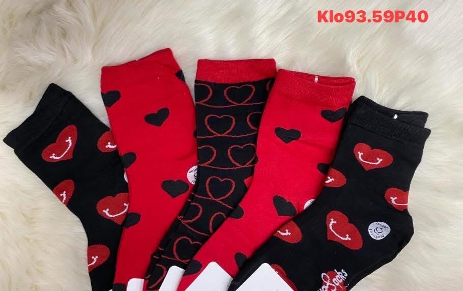 SKARPETY  Paczka: 40 par  Cena netto   3 zł 