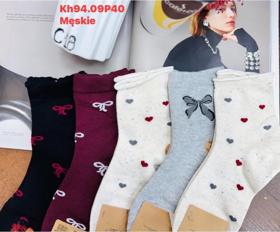SKARPETY  Paczka: 40 par  Cena netto   3.5 zł 