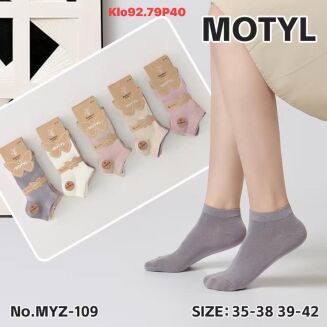 SKARPETY    Paczka:     40 par - 9